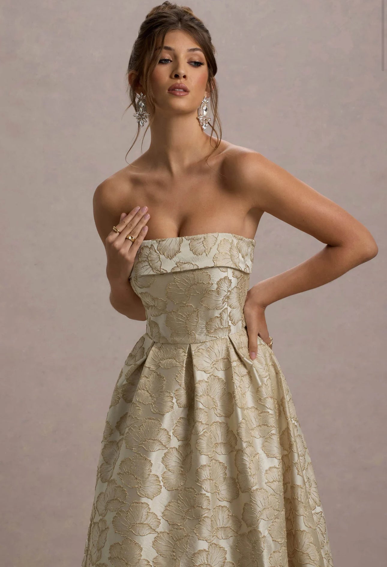 Gold Metallic Jacquard Sleevless Mid -Length