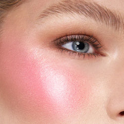 Charlotte Tilbury - HOLLYWOOD BLUSH & GLOW GLIDE PALETTE
LIGHT TO MEDIUM
