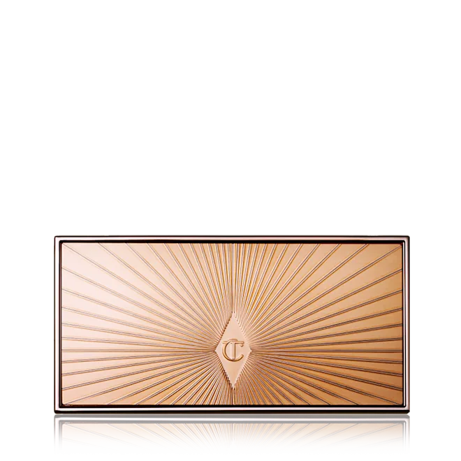 Charlotte Tilbury- FILMSTAR BRONZE & GLOW
LIGHT TO MEDIUM