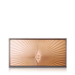 Charlotte Tilbury- FILMSTAR BRONZE & GLOW
LIGHT TO MEDIUM