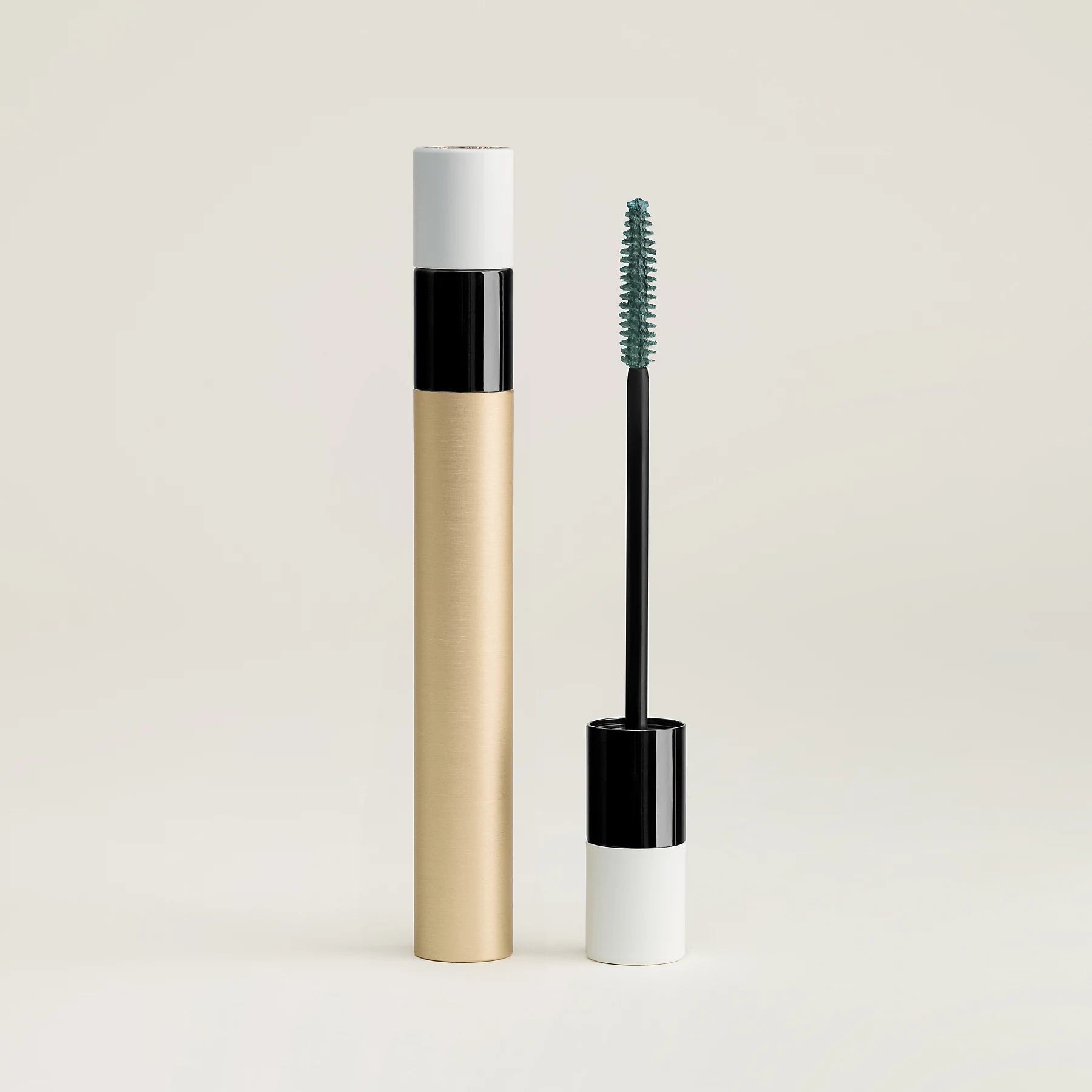 Hermes - Revitalizing treatment mascara, Charcoal Black